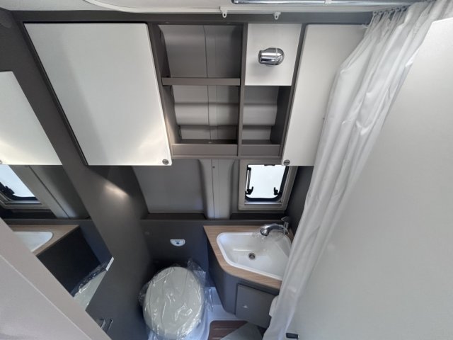 LMC Innovan 590 New Edition BOITE AUTOMATIQUE - Photo 5