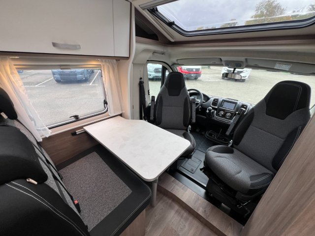 Carado V 132 Pro + Clim - TV - Etat neuf - Photo 26