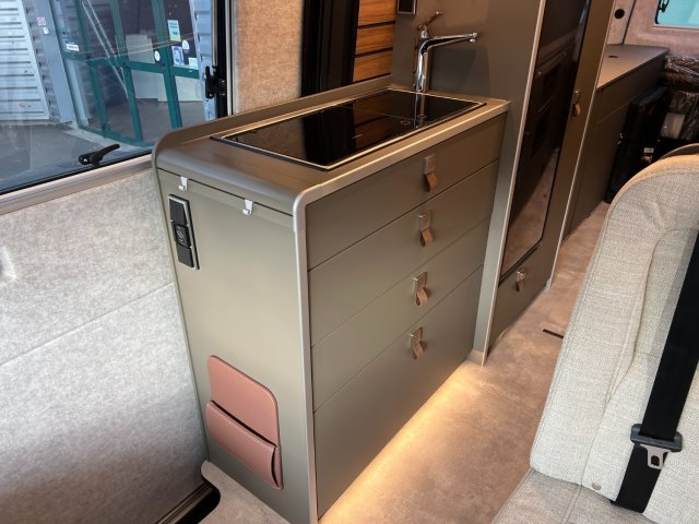 Hymer Camper Vans / Hymercar Grand Canyon S 700 4x4 190ch 4T1 - Photo 56