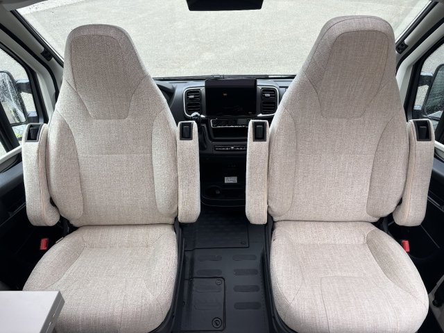 Hymer Camper Vans / Hymercar Grand Canyon OFFRE DESTOCKAGE -17000 € - Photo 7