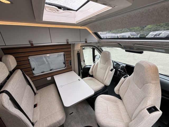 Hymer Camper Vans / Hymercar Grand Canyon OFFRE DESTOCKAGE -17000 € - Photo 8