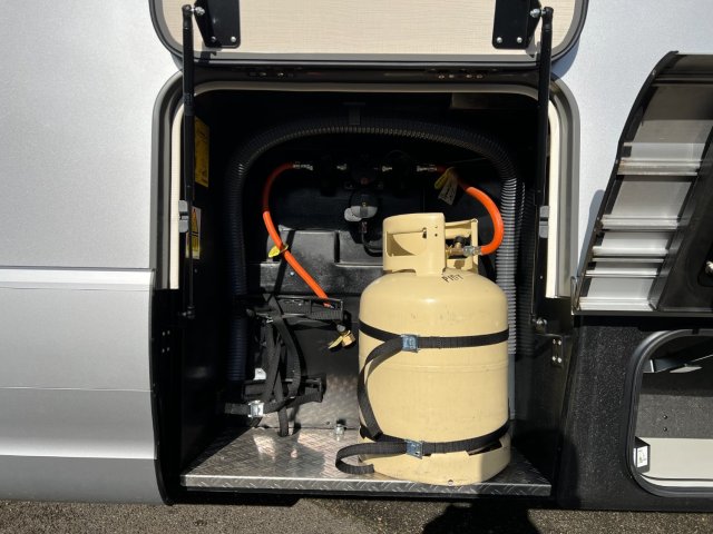 Hymer Classe-B MasterLine I 890 ETAT NEUF A SAISIR - Photo 10