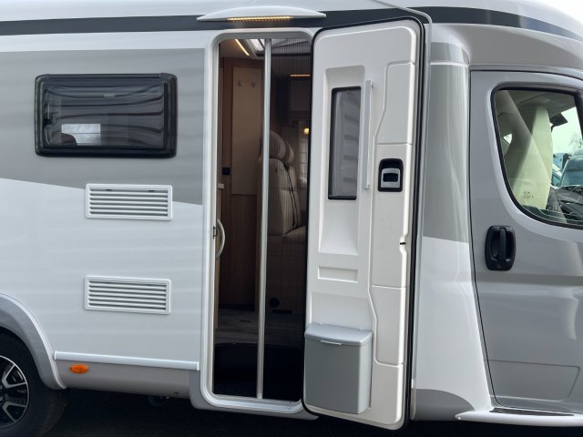 LMC Cruiser V 643 G Edition 70 ans - Photo 22