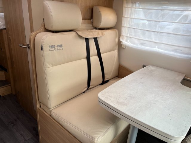 LMC Cruiser V 643 G Edition 70 ans - Photo 31