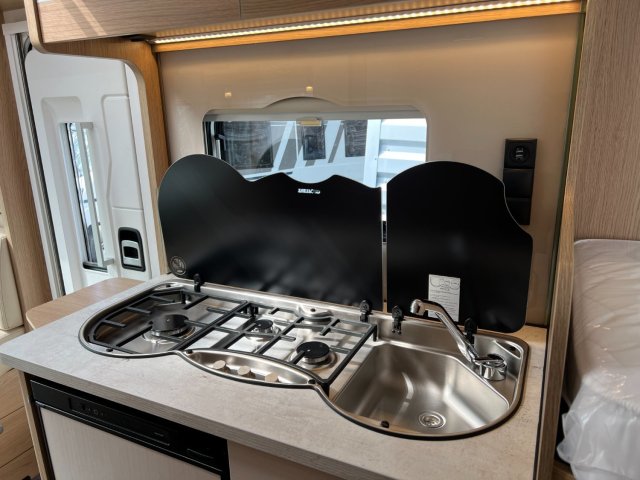 LMC Cruiser V 643 G Edition 70 ans - Photo 37