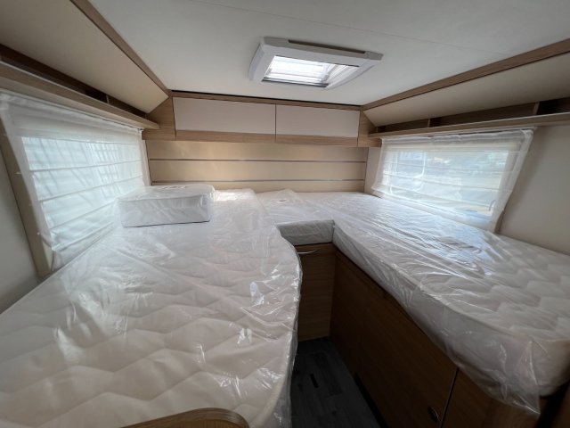 LMC Cruiser V 643 G Edition 70 ans - Photo 44