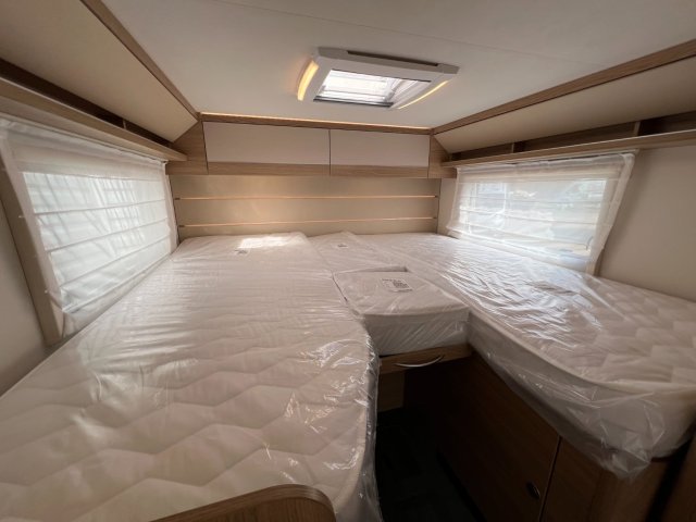 LMC Cruiser V 643 G Edition 70 ans - Photo 45