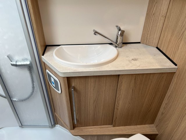 LMC Cruiser V 643 G Edition 70 ans - Photo 49