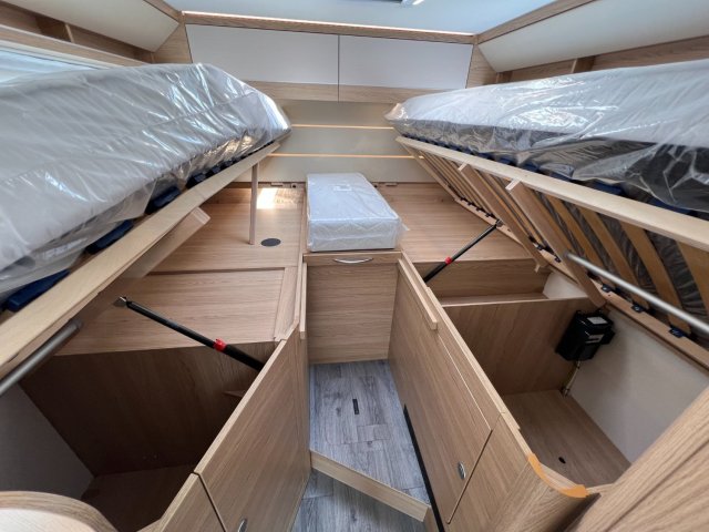 LMC Cruiser V 643 G Edition 70 ans - Photo 46