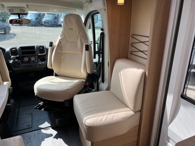 LMC Cruiser V 643 G Edition 70 ans - Photo 29