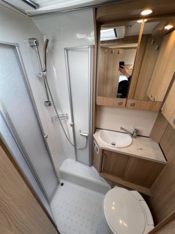 LMC Cruiser V 643 G Edition 70 ans - Photo 48