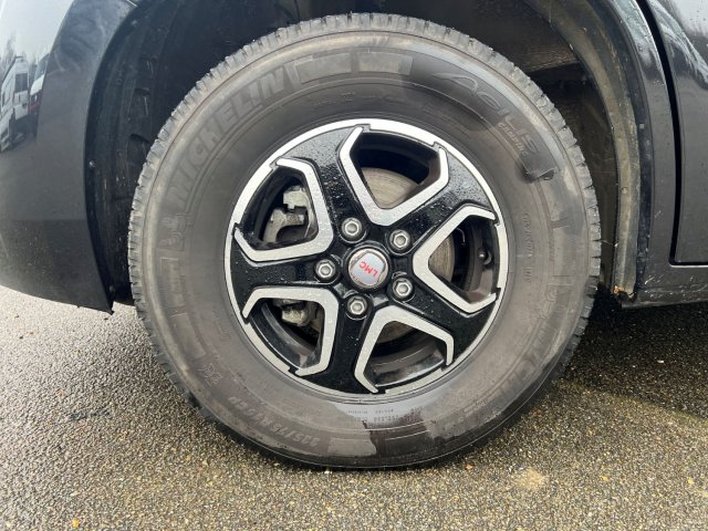 LMC Innovan 540 Panneau solaire, store, caméra de recul - Photo 6