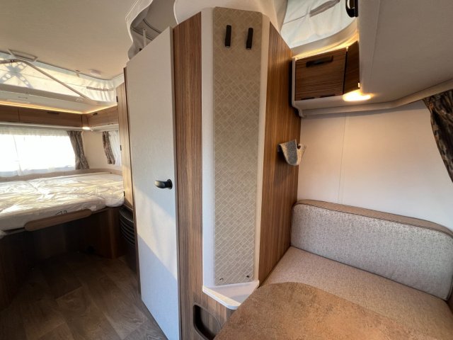 Eriba Touring 542 Toutes saisons autonomie eau - chauffage- chauffe eau 220V - Photo 20