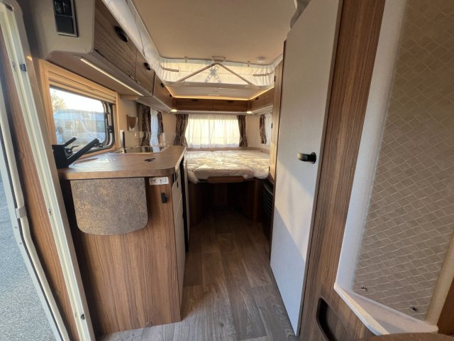 Eriba Touring 542 Toutes saisons autonomie eau - chauffage- chauffe eau 220V - Photo 18