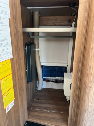 Eriba Touring 542 Toutes saisons autonomie eau - chauffage- chauffe eau 220V - Photo 28