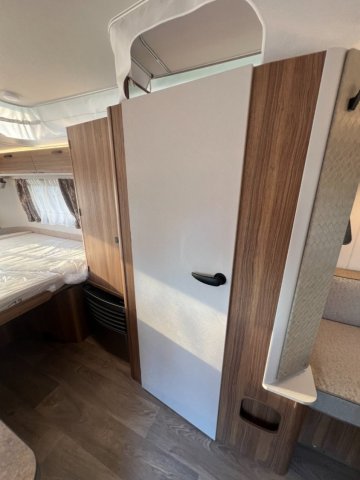 Eriba Touring 542 Toutes saisons autonomie eau - chauffage- chauffe eau 220V - Photo 25