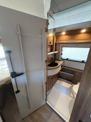 Eriba Touring 542 Toutes saisons autonomie eau - chauffage- chauffe eau 220V - Photo 29