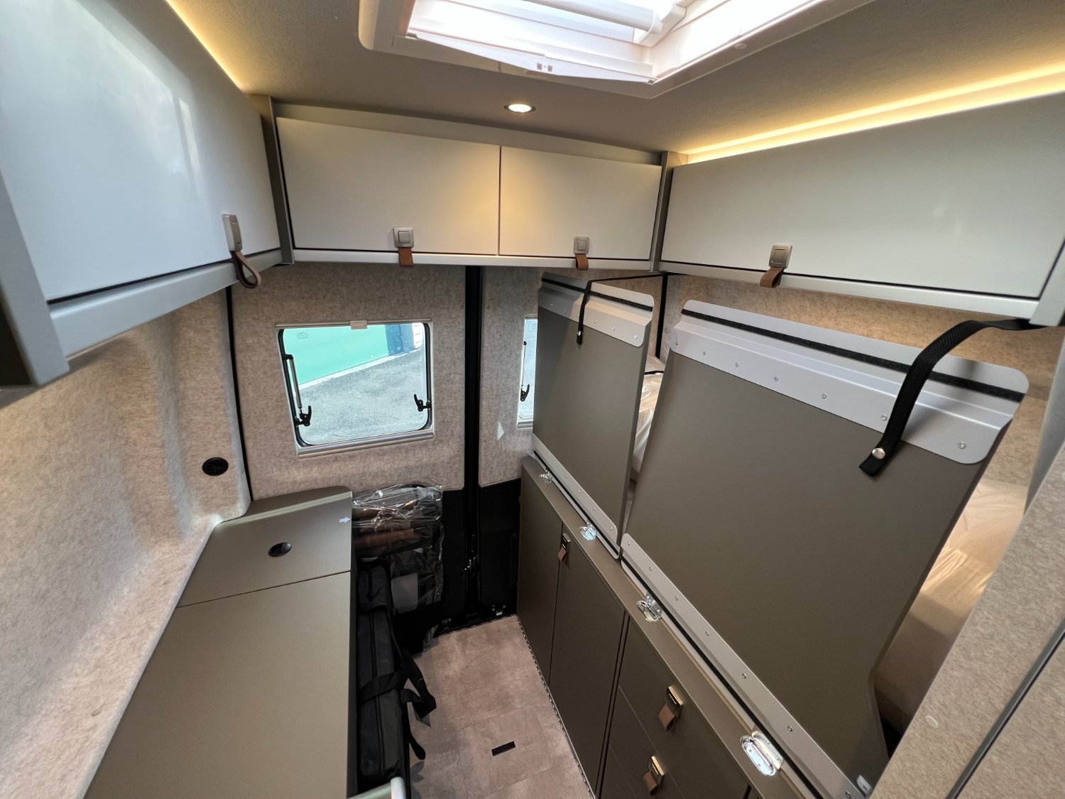 Hymer Camper Vans / Hymercar Grand Canyon S Crossover 3T5