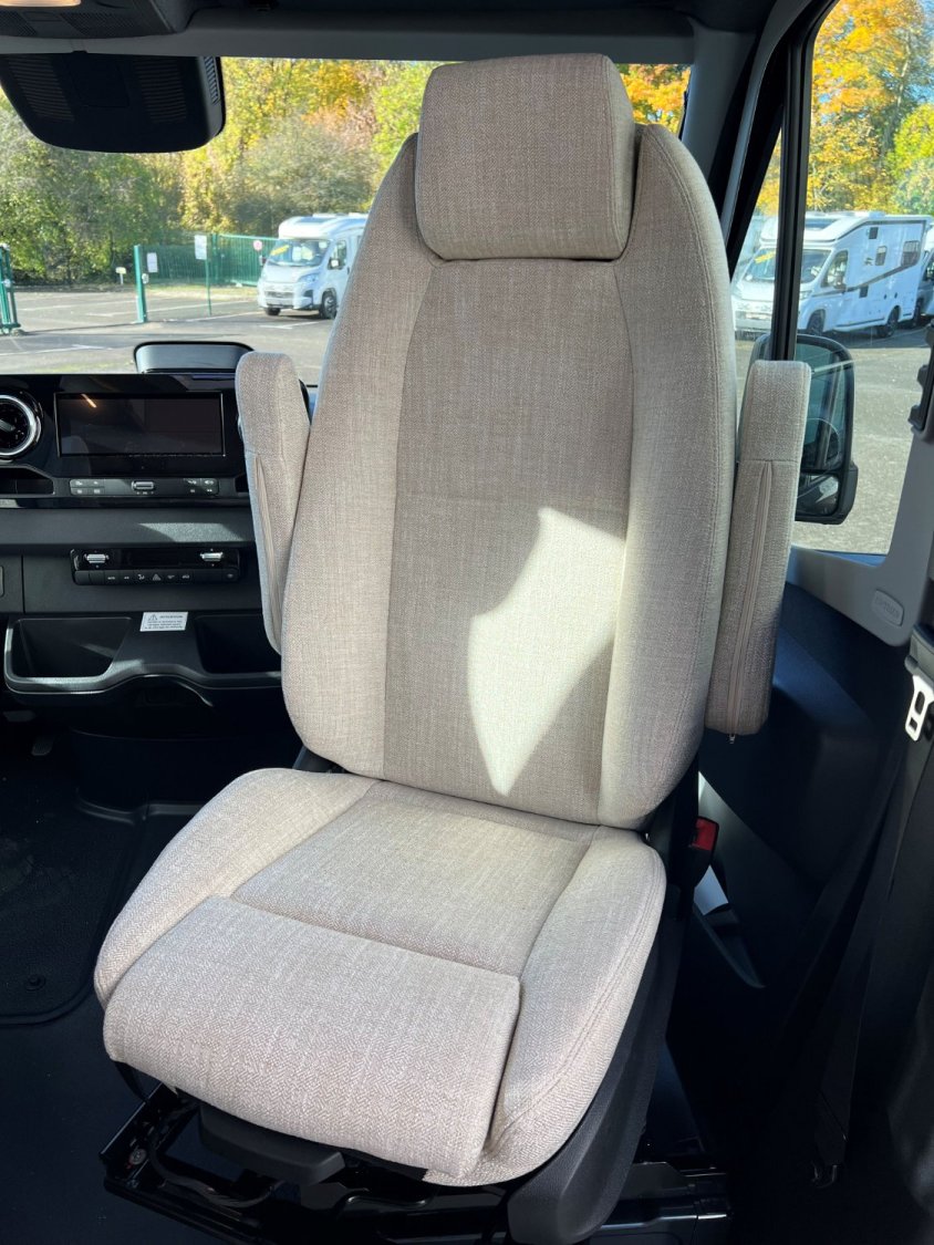 Hymer Camper Vans / Hymercar Grand Canyon S Crossover 3T5