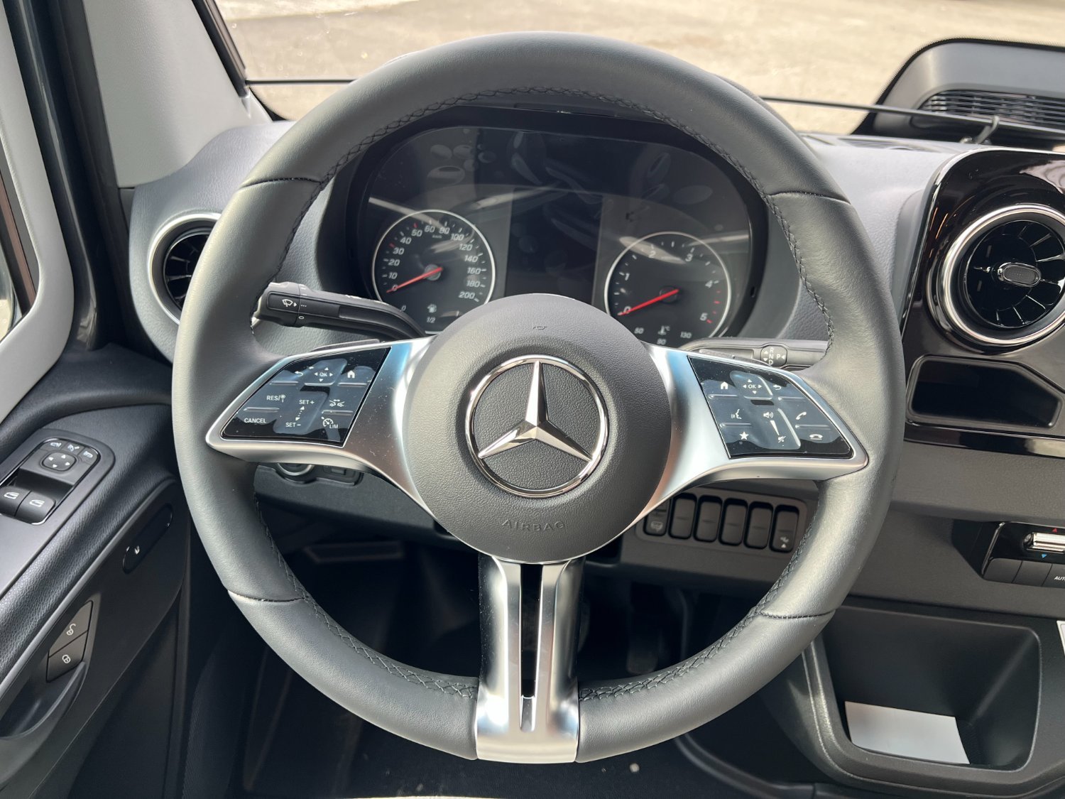 Hymer Camper Vans / Hymercar Grand Canyon S