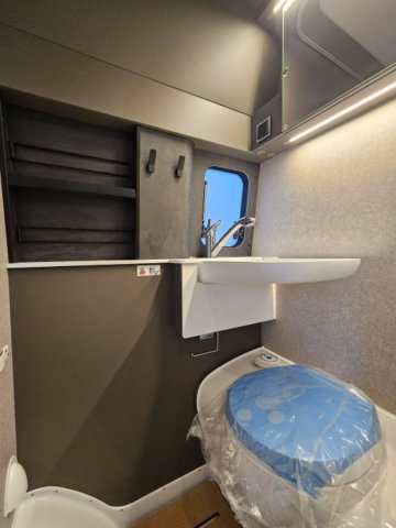 Hymer Camper Vans / Hymercar Grand Canyon S Crossover - Photo 12