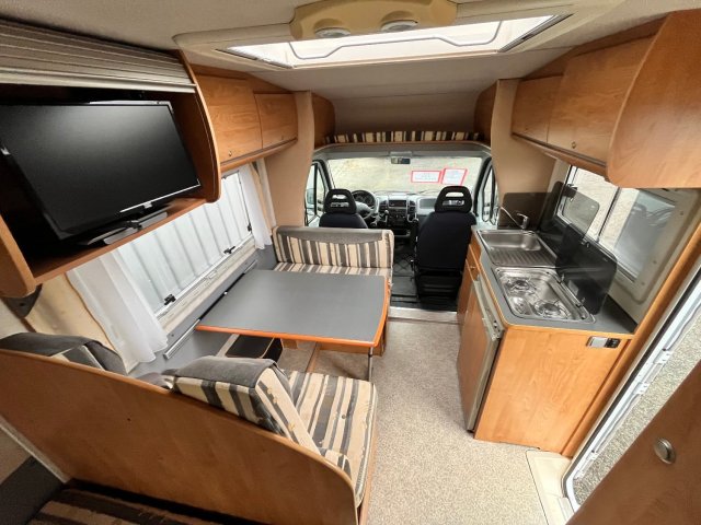 Bavaria T 6 MFD - Photo 5