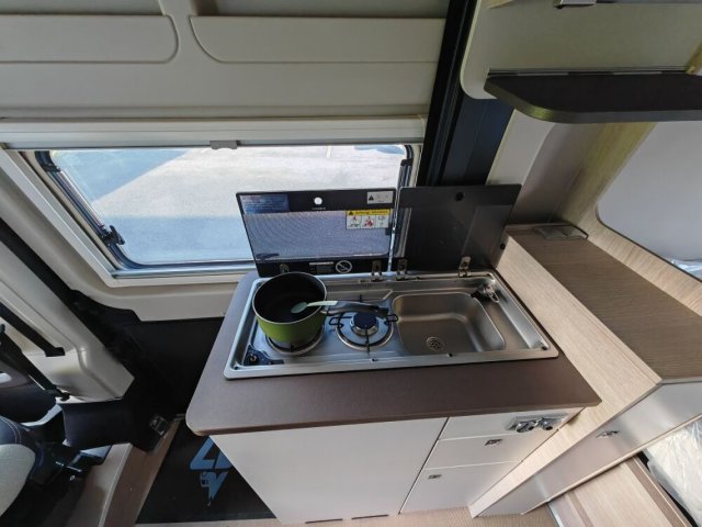 Burstner Campeo C 540 4x4 TOIT RELEVABLE - Photo 9