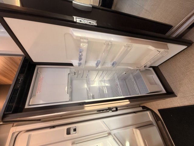 Burstner Lyseo TD 732 B66 B 66 Boite auto - Photo 13