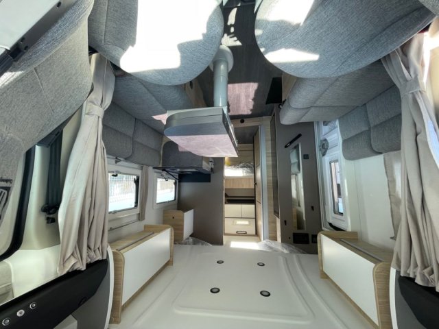 Challenger 318 Anniversary Edition - Photo 3