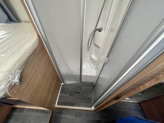 Weinsberg CaraSuite 700 MEG Boite auto - Photo 13