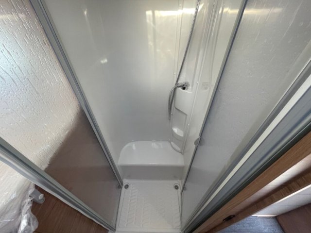 Weinsberg CaraSuite 700 MEG Boite auto - Photo 14