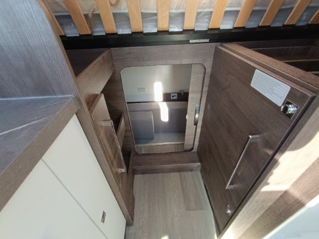 Benimar Yrteo 840 - Photo 13