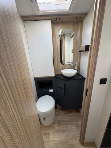 Bavaria Initial I740FGJ Nomade - Photo 10