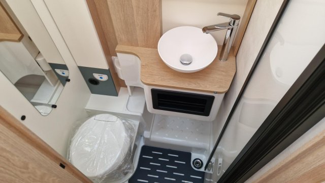 Bavaria Qwest Q 690 GJ Q690GJ - Photo 13