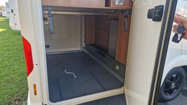 Carthago C-Tourer T 150 QB C TOURER T150QB - Photo 2