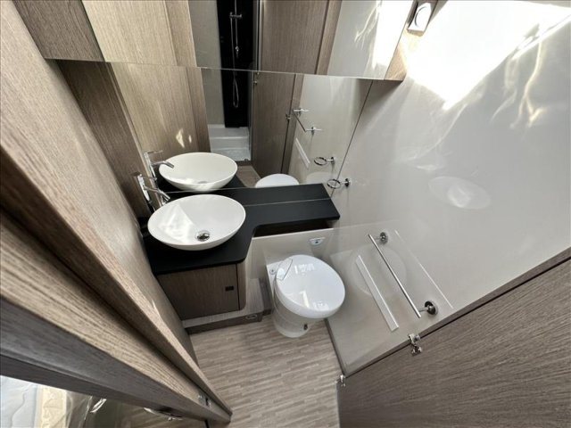 Eden Camp H 745 GLC - Photo 9