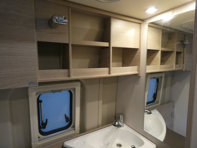 Burstner Campeo C 600 Black Forest - Photo 12