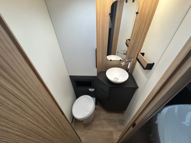 Bavaria Initial I740FC Nomade - Photo 5