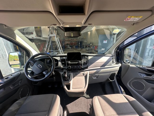 Ford Tourneo Custom - Photo 8