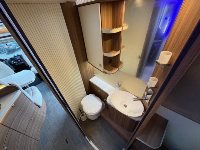 Eura Mobil Camping-car 720 QB - Photo 15