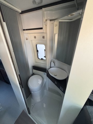 Adria Twin Supreme 640 SGX - Photo 5