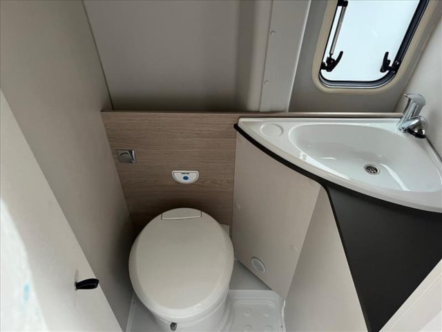 Burstner Lineo C 590 - Photo 4