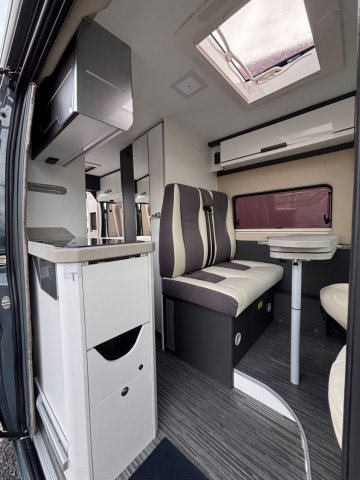 Mc Louis Menfys Van 3 SIGNATURE - Photo 5