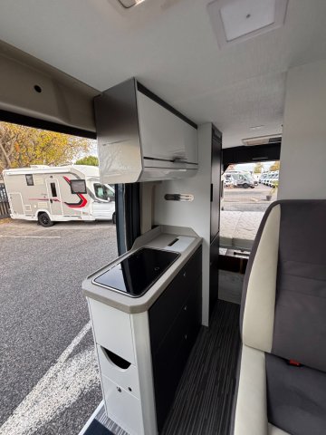 Mc Louis Menfys Van 3 SIGNATURE - Photo 7