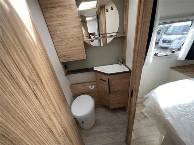 Bavaria Initial I740FC Nomade Plus I 740 FC + - Photo 10