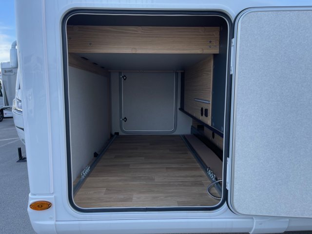 Bavaria Initial I740FC Nomade - Photo 3