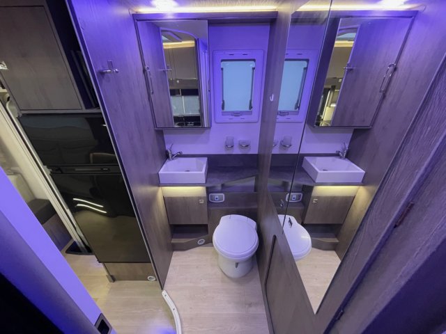 Challenger 260 Graphite Edition - Photo 11