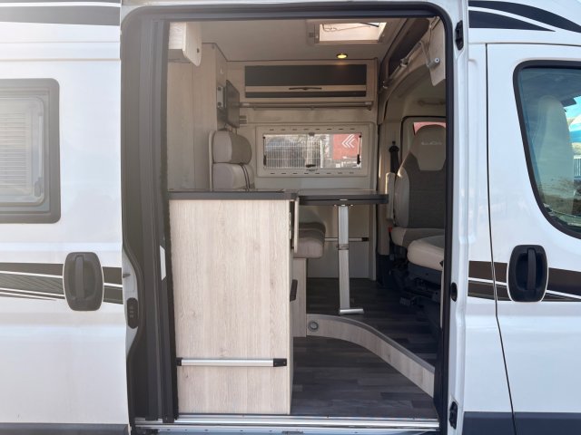 Font Vendome Leader Van - Photo 5