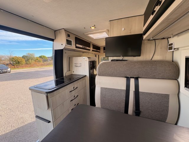 Font Vendome Leader Van - Photo 13