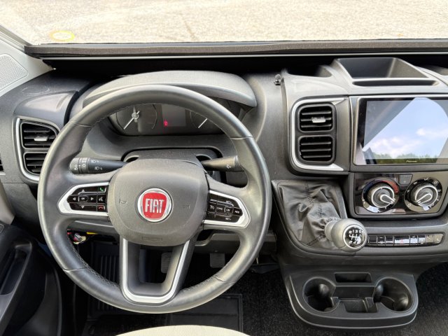 Mc Louis Menfys Van 3 SIGNATURE - Photo 7